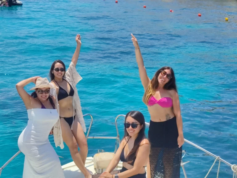 Luxury Yacht for rent Xemxija at the best price