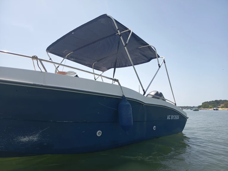 Rent a Cad marine  Cad Marine cad 22 Space  France