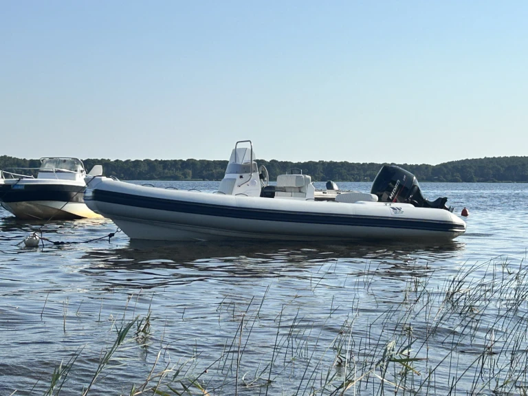 Boat rental Tiger Tiger PL620 in Lacanau on Samboat