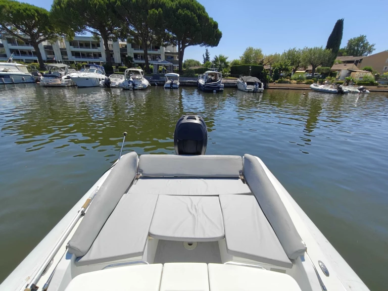 Yacht charter Port de Cannes Marina cheap Selva D840 Exclusive