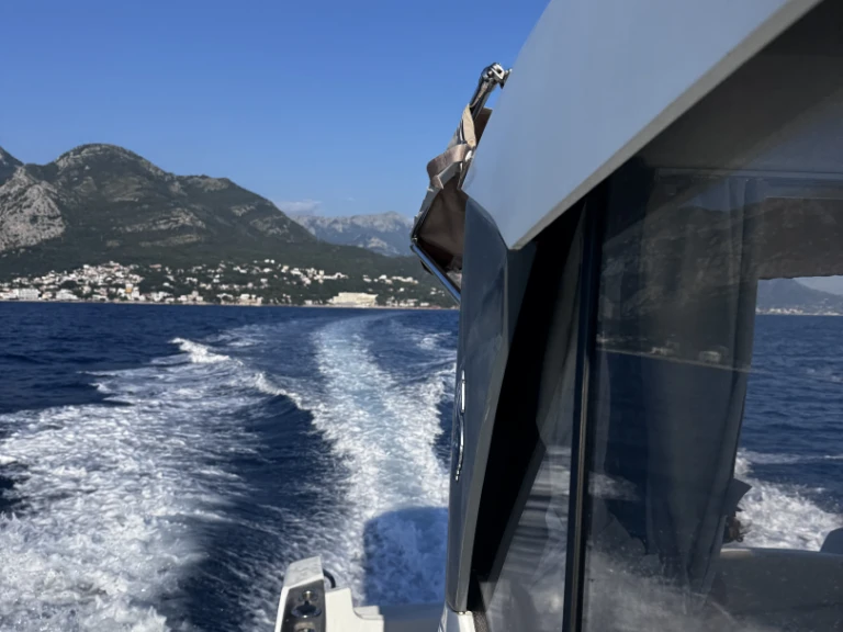 Yacht charter Bar cheap Antares 780