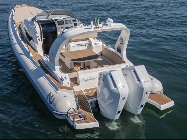 Boat rental Nuova Jolly Prince 33 Sport Cabine in Propriano on Samboat
