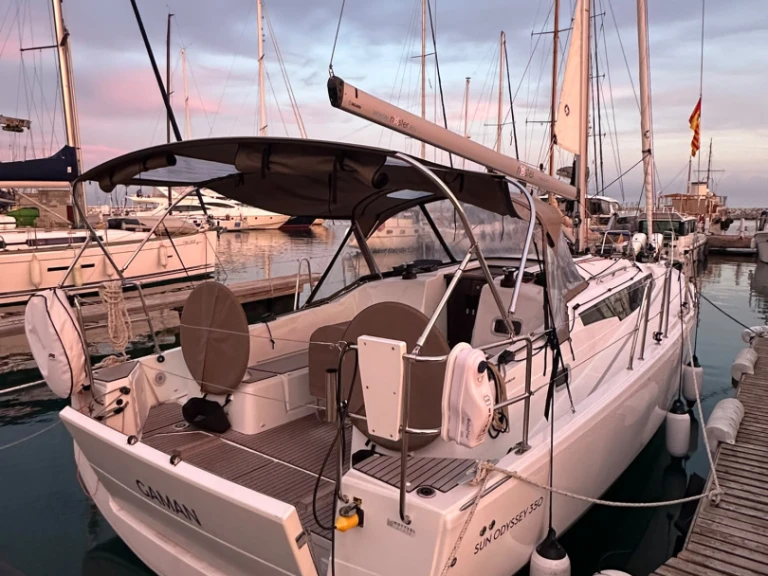 Rent a Jeanneau Sun oddysey 350 Marina deportiva de Menorca