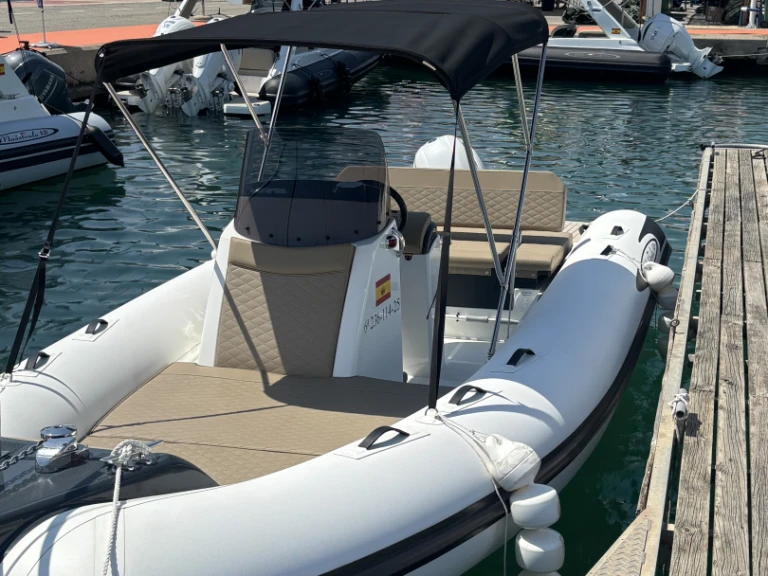 Yacht charter Port Balís cheap fun650