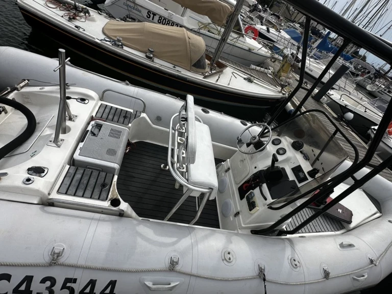 RIB rental in Saint-Cyprien - Zodiac Pro 650