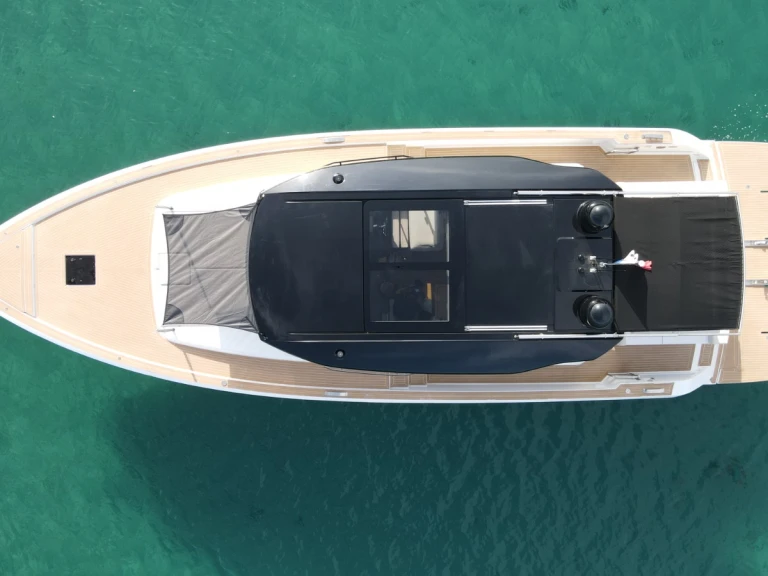 Yacht charter Baie de Bandol cheap GT 52