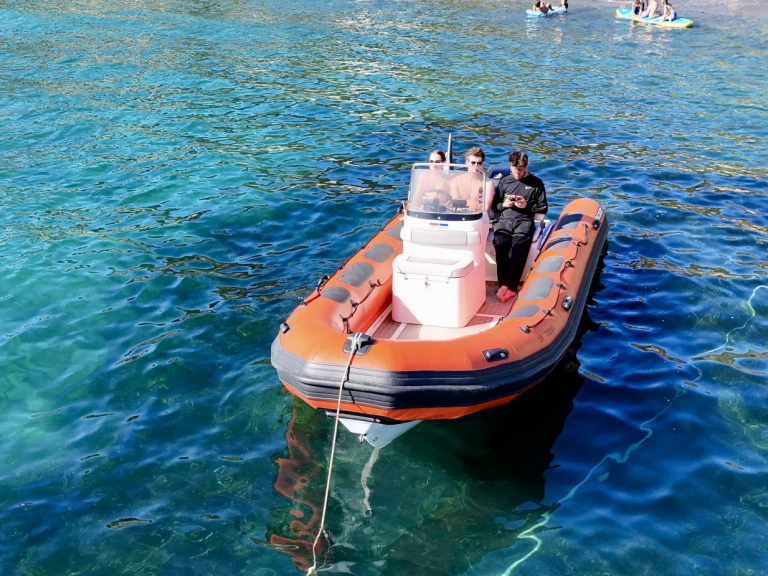 Rent a Valiant V 620 Sport Roses