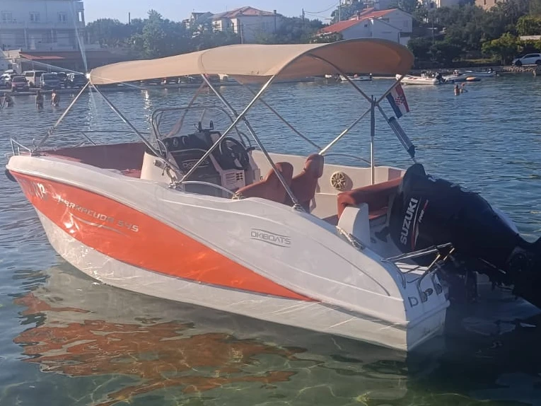 Bareboat Rental Motorboat Okiboats with a boat licence