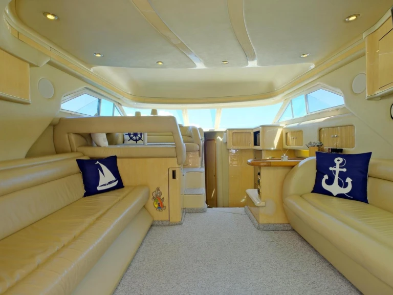Motorboat for rent Göcek at the best price