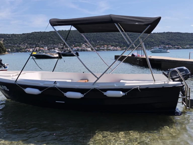 Motorboat for rent Supetarska Draga at the best price