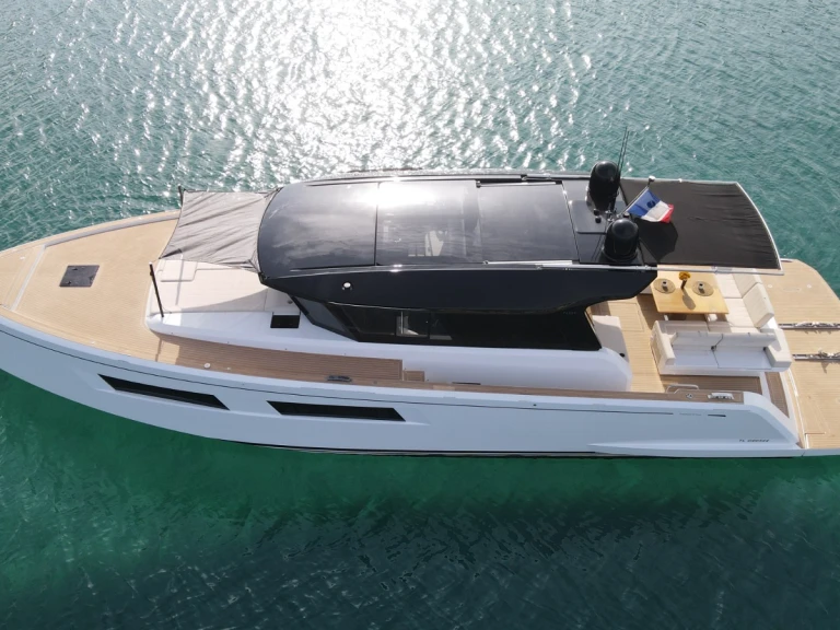 Luxury Yacht rental with or without captain Pardo Yachts Baie de Bandol