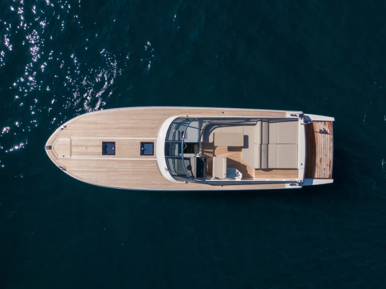 Yacht charter Saint-Tropez cheap Itama 45