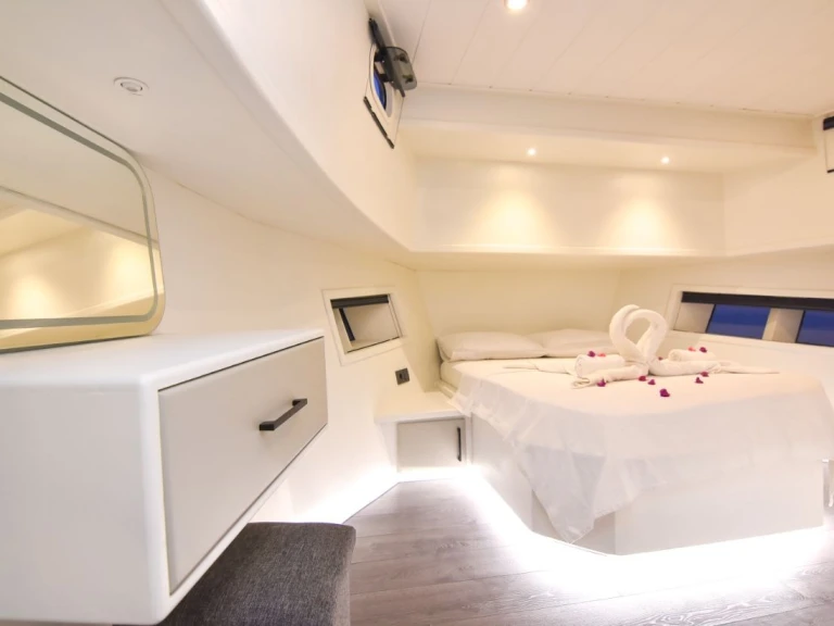 Motorboat rental with or without captain Custom Made Göcek