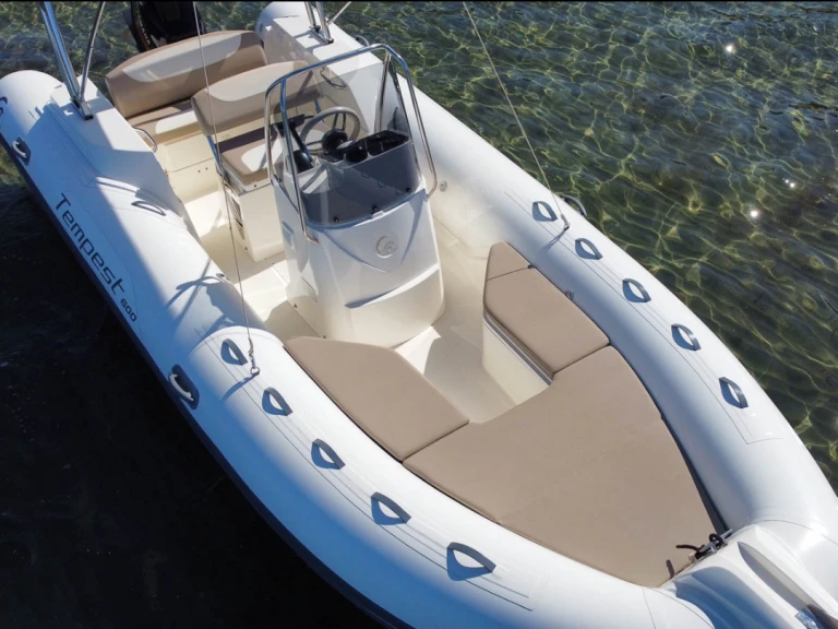 Bareboat Rental RIB Capelli with a boat licence