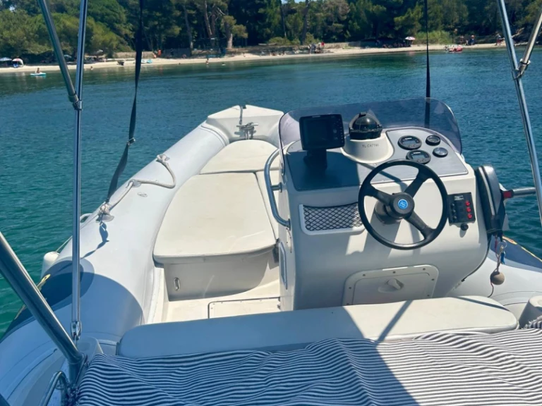 RIB for rent Hyères at the best price