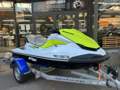 ジャスティス　Valley Greed ショートボード 蛍光イエロー Rent a Jet ski Kawasaki Stx160 in Saint-Jouin-Bruneval | SamBoat