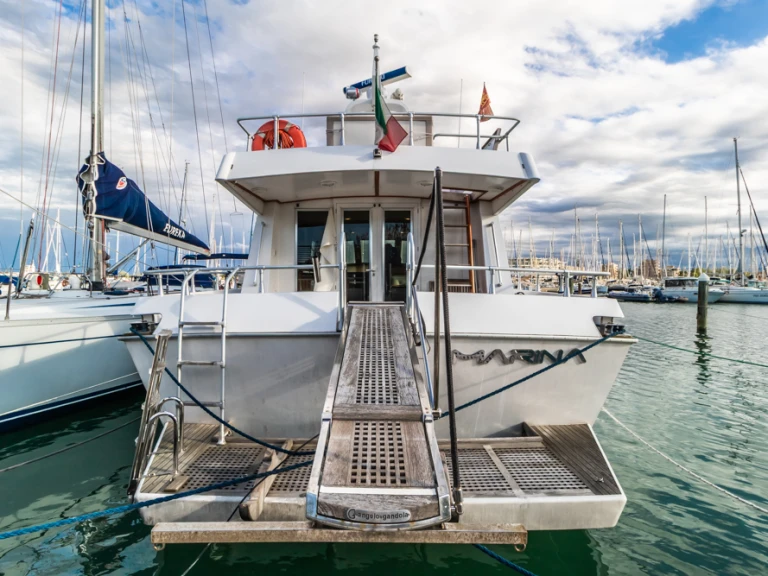 Motorboat for rent Marina di Pisa at the best price