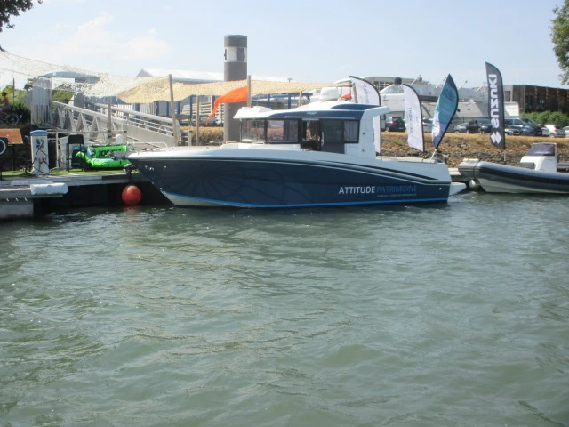 Bareboat Rental Motorboat Bénéteau with a boat licence