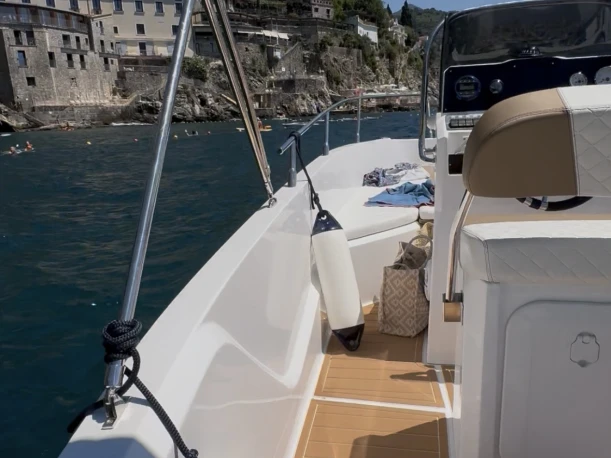 Motorboat rental with or without captain Idea Marine Salerno