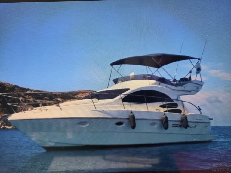 Bareboat Rental Motorboat Sealine with a boat licence