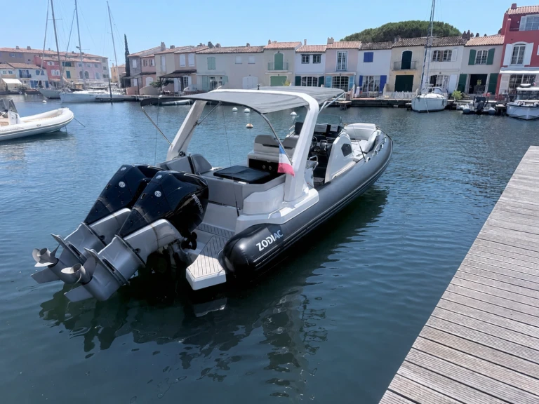 Boat rental Zodiac Medline 9 in Cogolin on Samboat