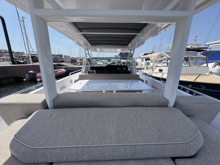 Bareboat Rental Motorboat Axopar with a boat licence