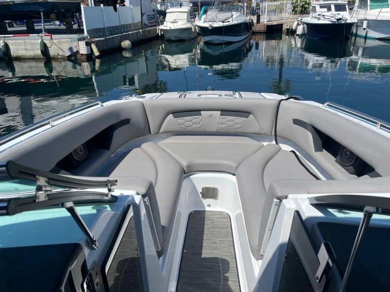 Motorboat for rent Cogolin at the best price