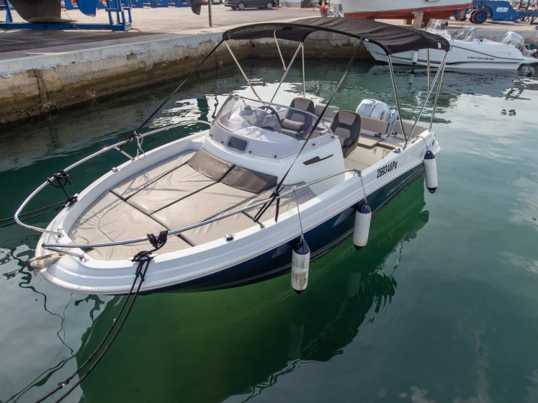 Bareboat Rental Motorboat Jeanneau with a boat licence
