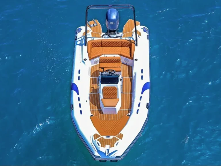 Rent a Viga Boats Viga Luxury 650 Pula