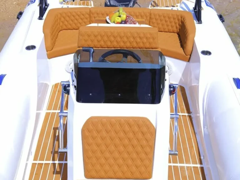 Yacht charter Pula cheap Viga Luxury 650