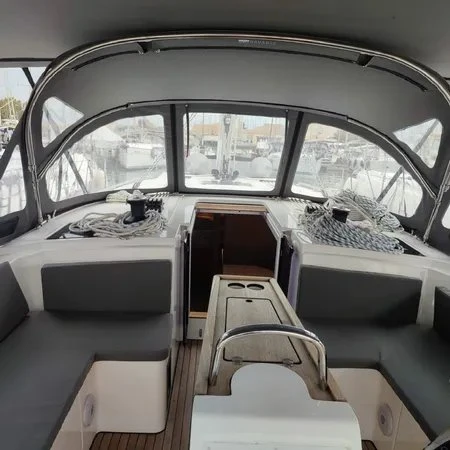 Rent a Bavaria Bavaria C42 Lefkáda