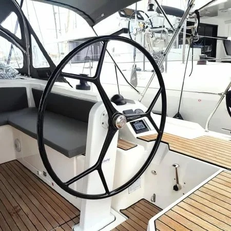 Sailboat rental in Lefkáda - Bavaria Bavaria C42