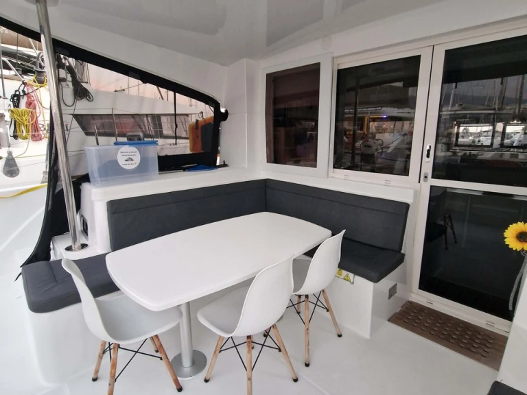 Rent a Lagoon Lagoon 40 Alimos