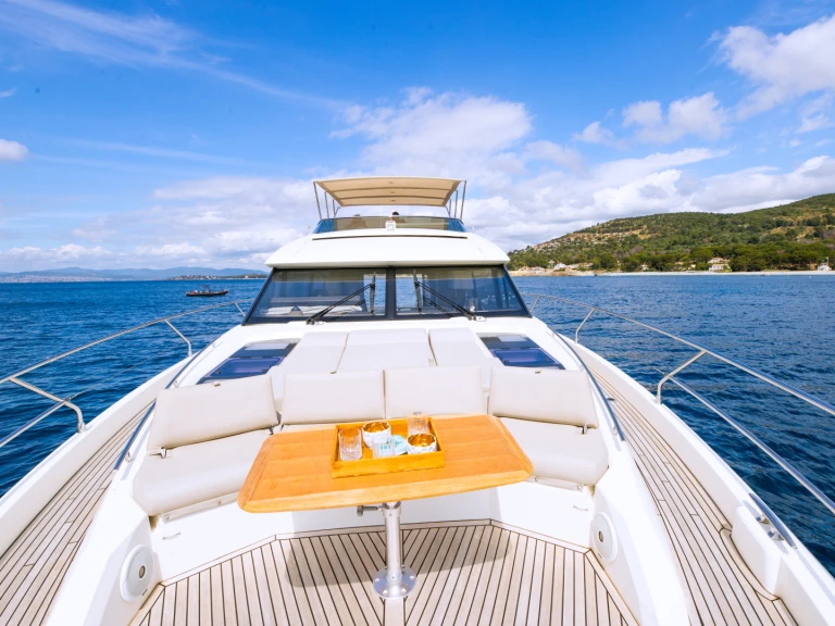 Yacht charter Cannes cheap 630s