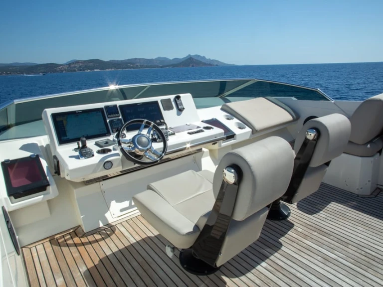 Motorboat rental with or without captain Prestige Cannes