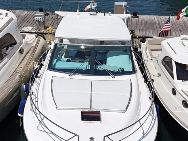 Uniesse 42 open in Porto Rotondo on SamBoat