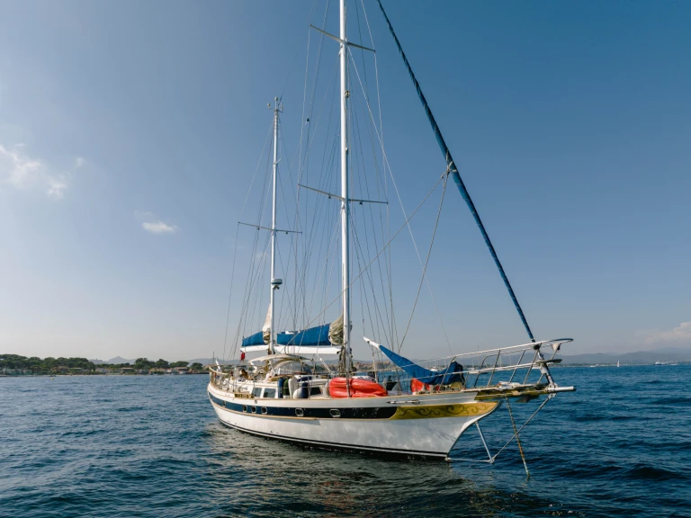 Yacht charter Hyères cheap Scorpio 72