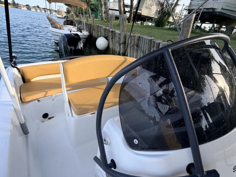 Motorboat rental in Bevazzana - Ranieri Shark 19