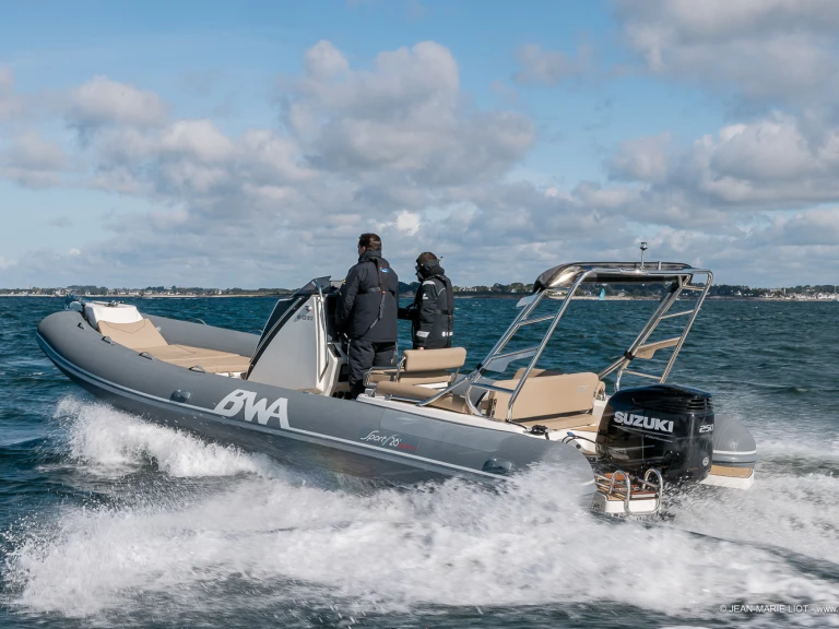 Rent a Bwa Sport 26 GTO La Trinité-sur-Mer