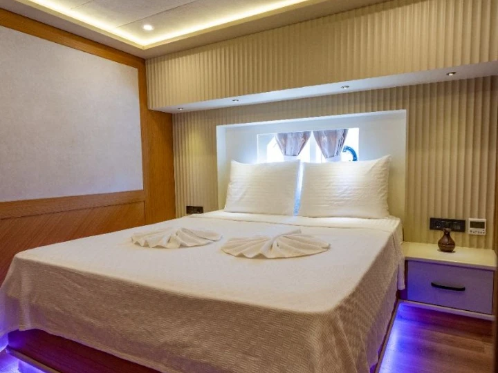Motorboat rental with or without captain Custom Made Göcek