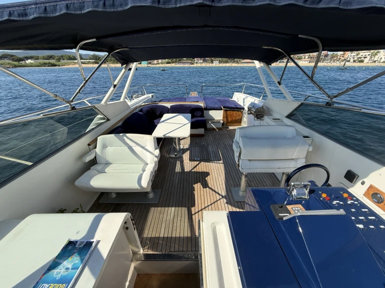 Bareboat Rental Motorboat Technomarine with a boat licence
