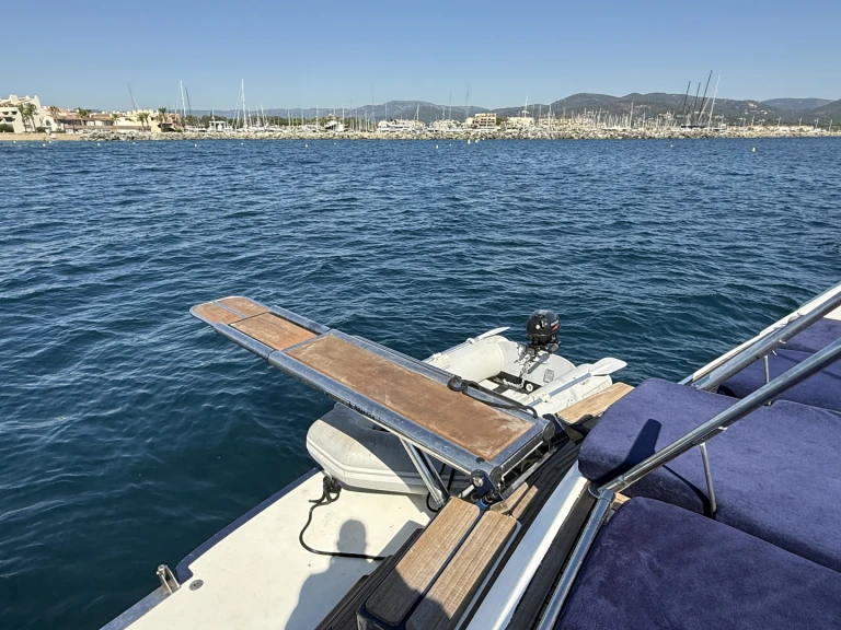 Motorboat for rent Port Grimaud at the best price