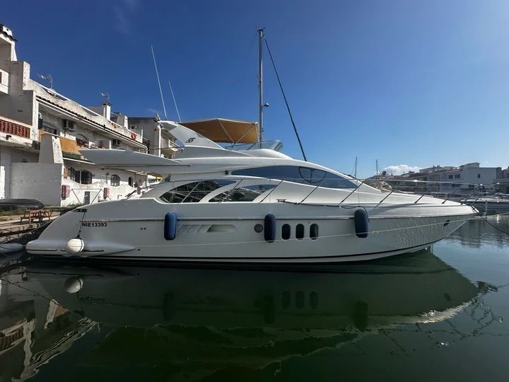 Luxury Yacht rental in Roses - Azimut Azimut 55 Fly