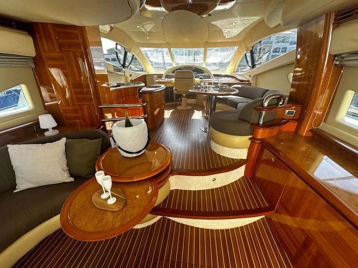 Boat rental Azimut Azimut 55 Fly in Roses on Samboat