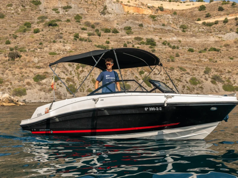Bayliner VR5 in La Herradura on SamBoat