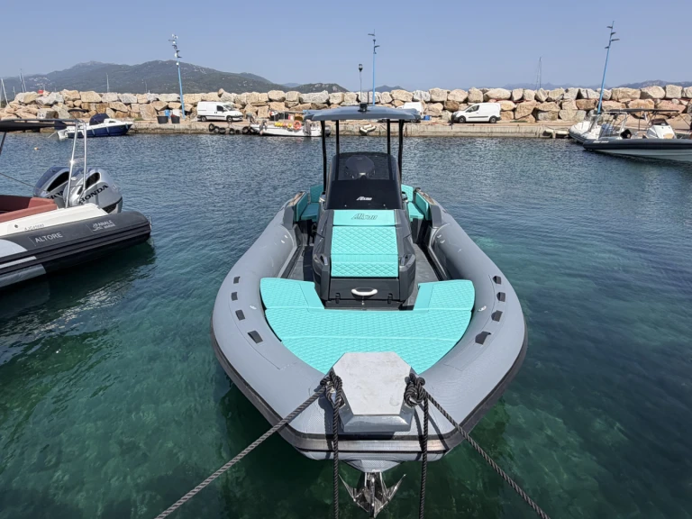 Rent a Alson Force 8 Porto Pollo