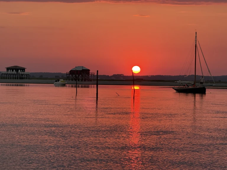 Rent a Pacific Craft Pacific Craft 650 WA Diamond Head Arcachon