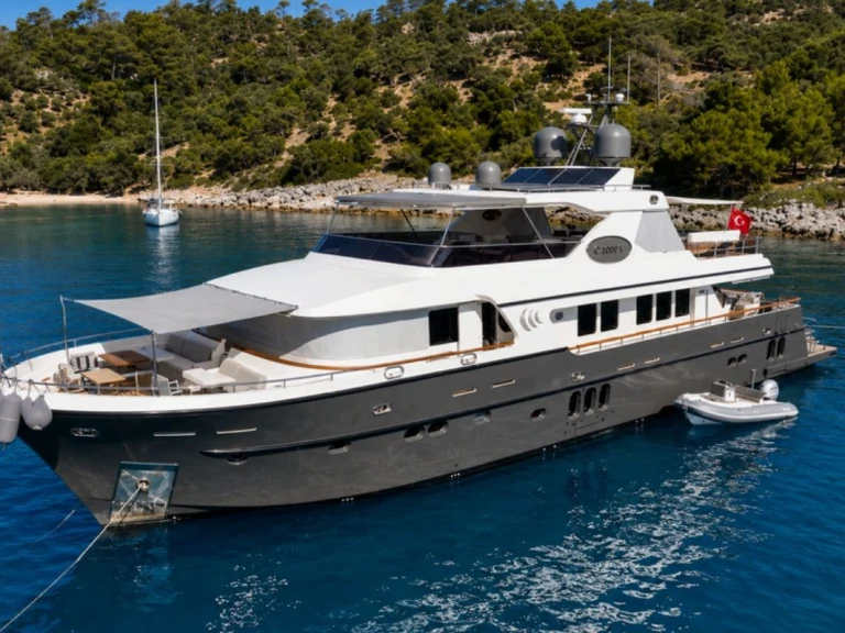 Motorboat rental in Göcek - Custom Made Custom made