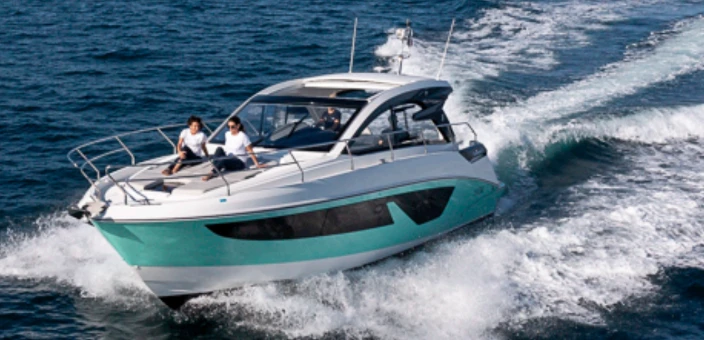 Bareboat Rental Motorboat Bénéteau with a boat licence