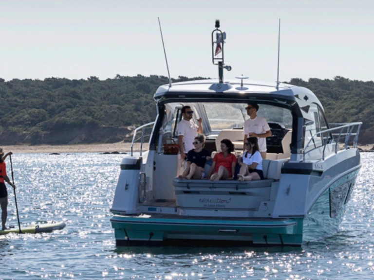 Rent a Bénéteau Gran Turismo 41 Les Sables-d'Olonne
